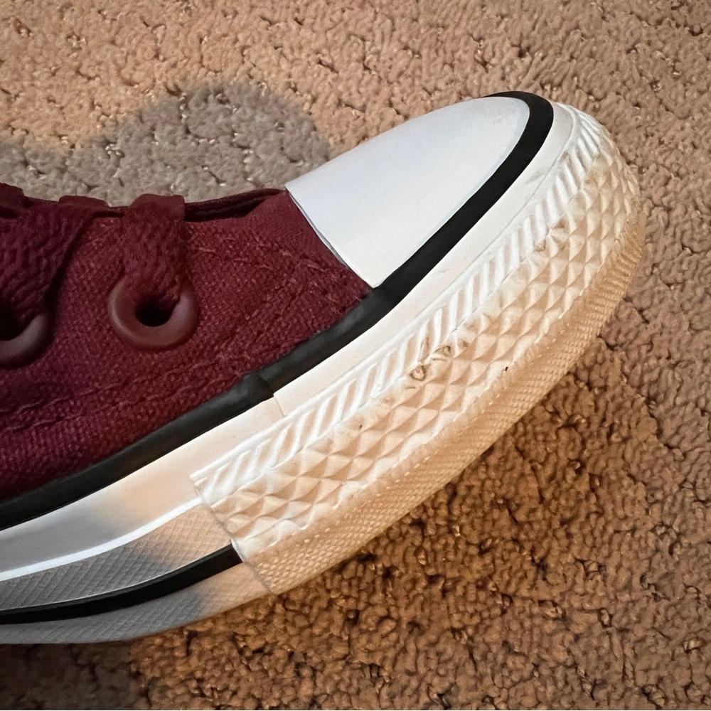Woman’s converse sneakers - Picture 6 of 8